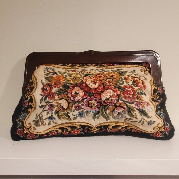Vintage Handbags - Vintage 50s/60s floral tapestry clutch handbag